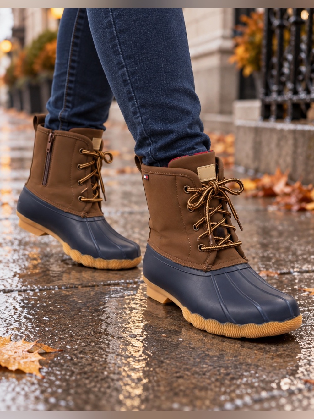 Tommy Hilfiger Women’s Duck Boots Brown Navy Lace Up Side Zip Size 5 AS102